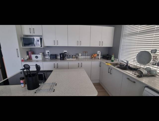 1 BEDROOM PROPERTY TO RENT IN DANA BAY